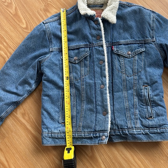 COPY - Women Levi’s fleeced lined Jean jacket - Picture 11 of 14